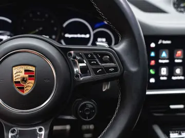 PORSCHE Cayenne Coupé Turbo S E-Hybrid MASSAGE AHV INNOD