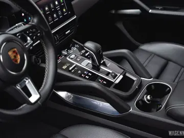 PORSCHE Cayenne Coupé Turbo S E-Hybrid MASSAGE AHV INNOD