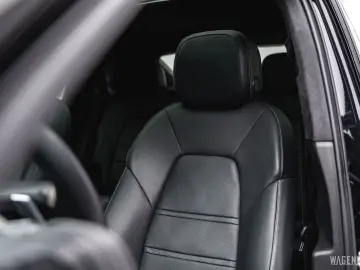 PORSCHE Cayenne Coupé Turbo S E-Hybrid MASSAGE AHV INNOD