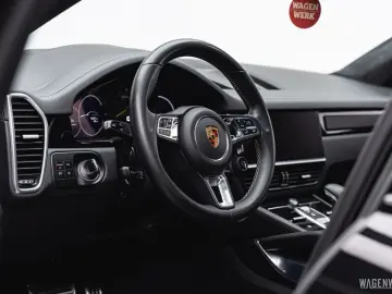 PORSCHE Cayenne Coupé Turbo S E-Hybrid MASSAGE AHV INNOD