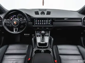 PORSCHE Cayenne Coupé Turbo S E-Hybrid MASSAGE AHV INNOD