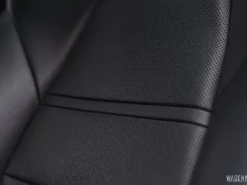 PORSCHE Cayenne Coupé Turbo S E-Hybrid MASSAGE AHV INNOD