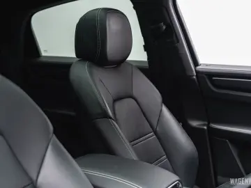 PORSCHE Cayenne Coupé Turbo S E-Hybrid MASSAGE AHV INNOD