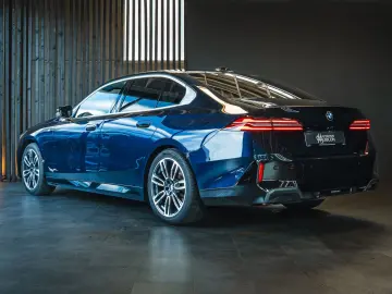 BMW 520 M SPORT   KOMFORTSITZE   DRIVING ASSIST