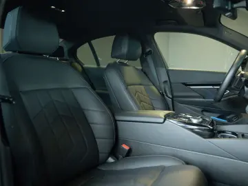 BMW 520 M SPORT   KOMFORTSITZE   DRIVING ASSIST