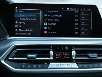 BMW X5 xDrive 45 e PANO LEDER HEAD UP KOMFORTSITZE