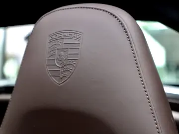 PORSCHE 991 Targa 4 GTS PDCC SPORTSITZE NATURLEDER BRAUN