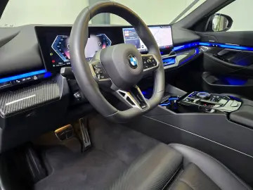 BMW 540d xDrive M Sport Pro  20 Zoll Pano Iconic
