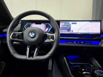 BMW 540d xDrive M Sport Pro  20 Zoll Pano Iconic
