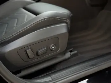BMW X2 20dxD MSport Iconic H&K Massage 360 Memory 21