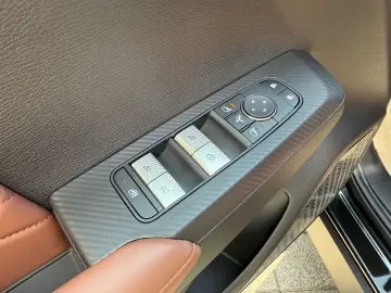 MITSUBISHI Plug-in Hybrid Outlander TOP  Luxury  Leder Navi