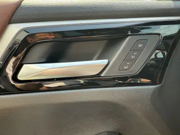 MITSUBISHI Plug-in Hybrid Outlander TOP  Luxury  Leder Navi