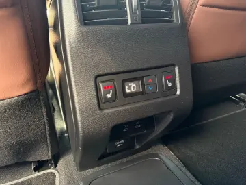 MITSUBISHI Plug-in Hybrid Outlander TOP  Luxury  Leder Navi