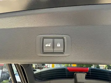 MITSUBISHI Plug-in Hybrid Outlander TOP  Luxury  Leder Navi