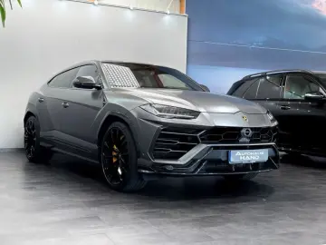 LAMBORGHINI URUS 4.0 EXT. INT.CARBON GRAU-MATT Garantie 2026