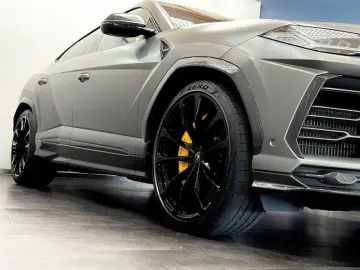 LAMBORGHINI URUS 4.0 EXT. INT.CARBON GRAU-MATT Garantie 2026