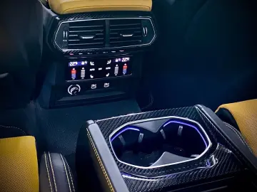 LAMBORGHINI URUS 4.0 EXT. INT.CARBON GRAU-MATT Garantie 2026
