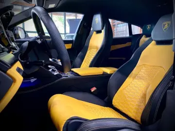LAMBORGHINI URUS 4.0 EXT. INT.CARBON GRAU-MATT Garantie 2026