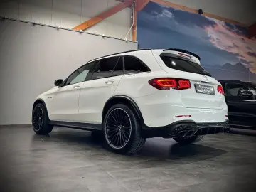 MERCEDES-BENZ GLC 63 AMG 4-MATIC PANO DRIVERS PERFOR…
