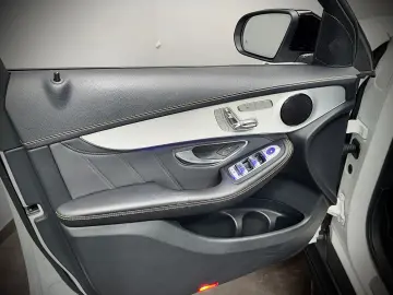 MERCEDES-BENZ GLC 63 AMG 4-MATIC PANO DRIVERS PERFOR…