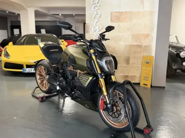 DUCATI Diavel 1260 Lamborghini   No. 444 of 630  5Km
