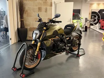 DUCATI Diavel 1260 Lamborghini   No. 444 of 630  5Km