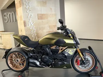 DUCATI Diavel 1260 Lamborghini   No. 444 of 630  5Km