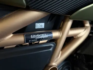 DUCATI Diavel 1260 Lamborghini   No. 444 of 630  5Km