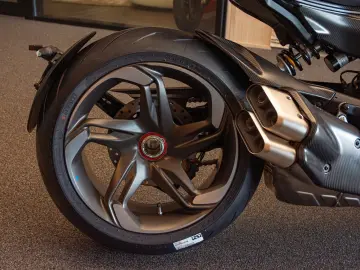 DUCATI Diavel Bentley V4  1 OF 500 LIMITED ED
