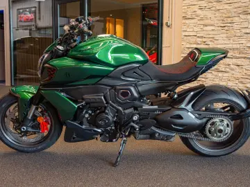 DUCATI Diavel Bentley V4  1 OF 500 LIMITED ED