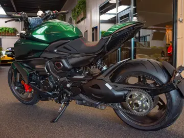 DUCATI Diavel Bentley V4  1 OF 500 LIMITED ED