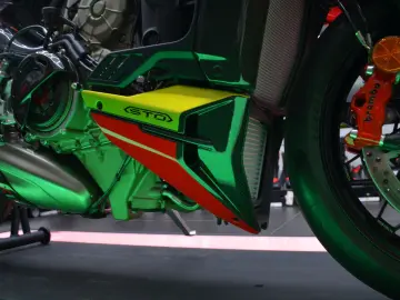 DUCATI Streetfighter V 4 Lamborghini