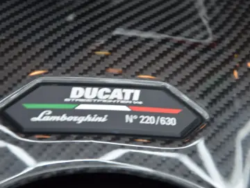 DUCATI Streetfighter V 4 Lamborghini