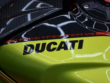 DUCATI Streetfighter V 4 Lamborghini