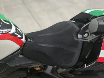 DUCATI Panigale V4 S Tricolore 1of1000 CARBON Paket