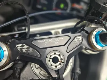 DUCATI Panigale V4 S Tricolore 1of1000 CARBON Paket