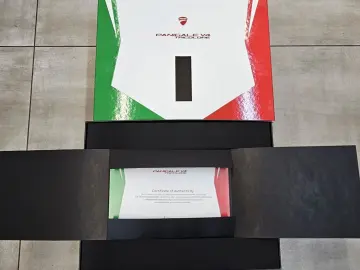 DUCATI Panigale V4 S Tricolore 1of1000 CARBON Paket