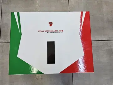 DUCATI Panigale V4 S Tricolore 1of1000 CARBON Paket