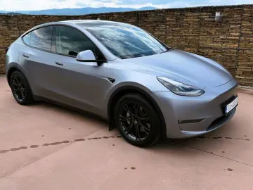 TESLA Model Y Long Range Dual Motor AWD Launch Edi...