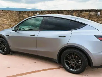 TESLA Model Y Long Range Dual Motor AWD Launch Edi...