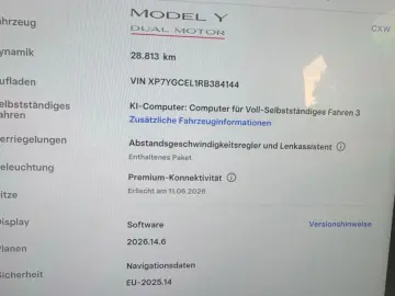 TESLA Model Y Performance AWD Leder in Weiß