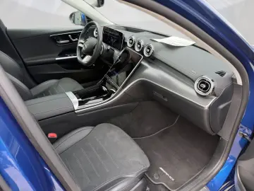 MERCEDES-BENZ C 300 4M AMG BURM MEM 360 DISTR KAM PANO PDC