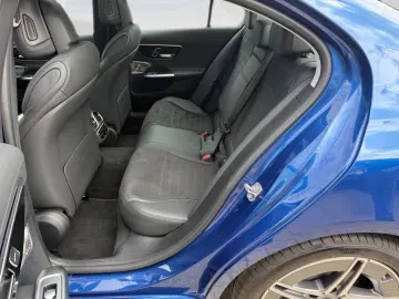 MERCEDES-BENZ C 300 4M AMG BURM MEM 360 DISTR KAM PANO PDC