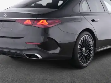 MERCEDES-BENZ E 220 d 9G AMG Adva Nappa braun Night