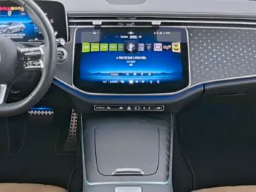 MERCEDES-BENZ E 220 d 9G AMG Adva Nappa braun Night