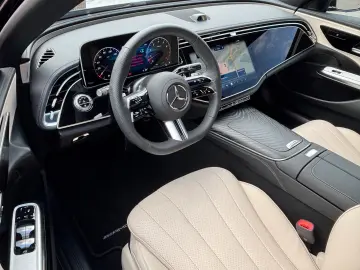 MERCEDES-BENZ E 200 Limousine AMG Line Superscreen 360