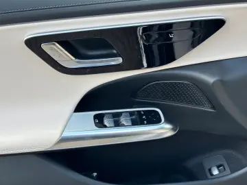 MERCEDES-BENZ E 200 Limousine AMG Line Superscreen 360