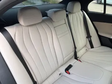 MERCEDES-BENZ E 200 Limousine AMG Line Superscreen 360