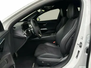 MERCEDES-BENZ E 220 d AMG DISTRO LED KAMERA AHK