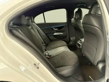 MERCEDES-BENZ E 220 d AMG DISTRO LED KAMERA AHK